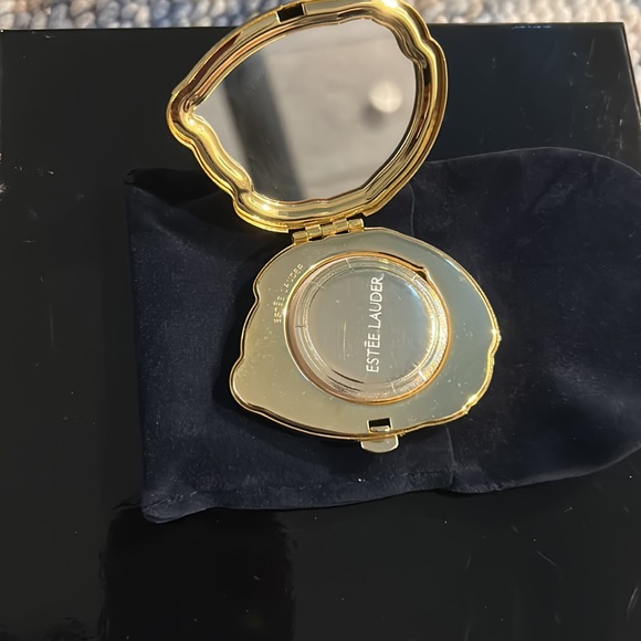 NEW Estee Lauder compact makeup mirror. Rabbit, crystal eye - Picture 2 of 4